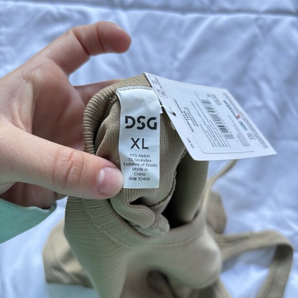 DSG Performance Womens Size XL Seamless Support Tank Top Tan Beige Built In Bra - Picture 7 of 7